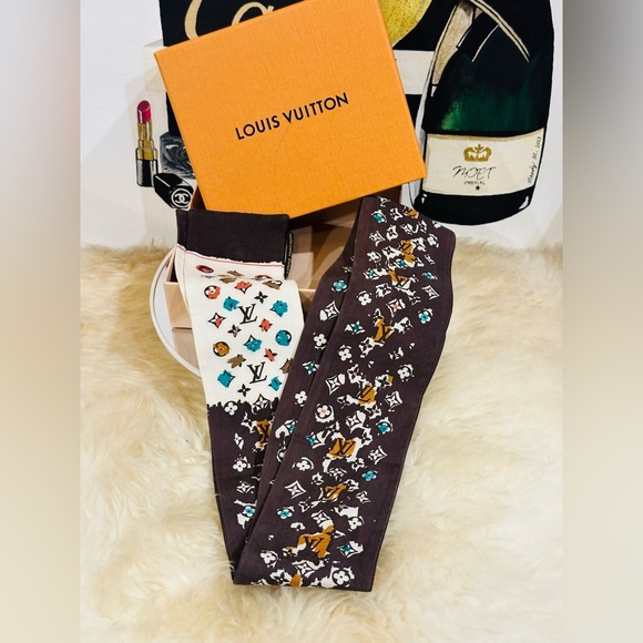 💎 LOUIS VUITTON Monogram Bandeau Size L 46” X 2.6” w/Box & Tag - Picture 4 of 9